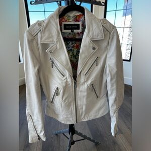 Wilson Leather Black Rivet | Women’s Medium | Genuine leather